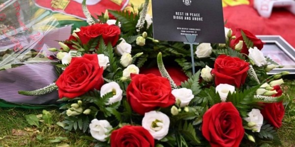 华体会在线登录-❤️利物浦官方：B费&amp;amp;达洛特&amp;amp;阿莫林代表曼联 来安菲尔德悼念若塔