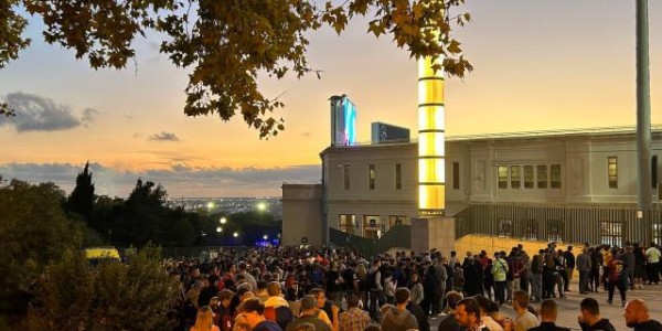 华体会体育登录入口-【现场】弗利克莱万痛击拜仁，巴萨复仇点燃久违激情