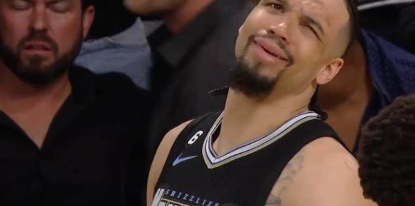 华体会hth官网入口-狄龙袭裆重击詹姆斯 领二级恶意遭驱逐却满脸冤枉