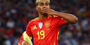 华体会体育登录入口-亚马尔7月10日做客《天下足球》节目，央视频将从12:30开始直播