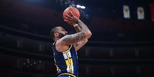 华体会hth官网入口-末节狂轰17分！吉伦沃特18中10拿下28分5板2助2断1帽 正负值+15