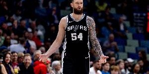 华体会体育登录入口-板凳发力！马刺替补合计贡献47分 韦斯利15分&amp;amp;布兰纳姆13分